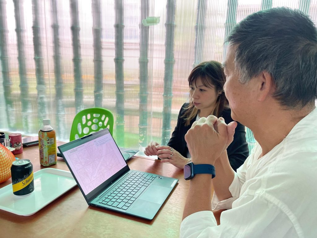 與玉山艸堂代表見面